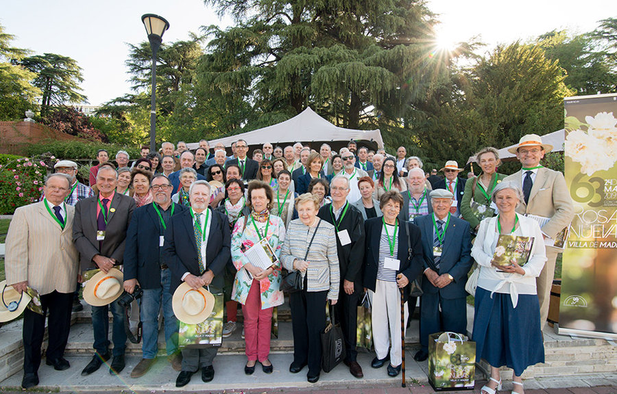 Jurado en el jardín de la Rosaleda